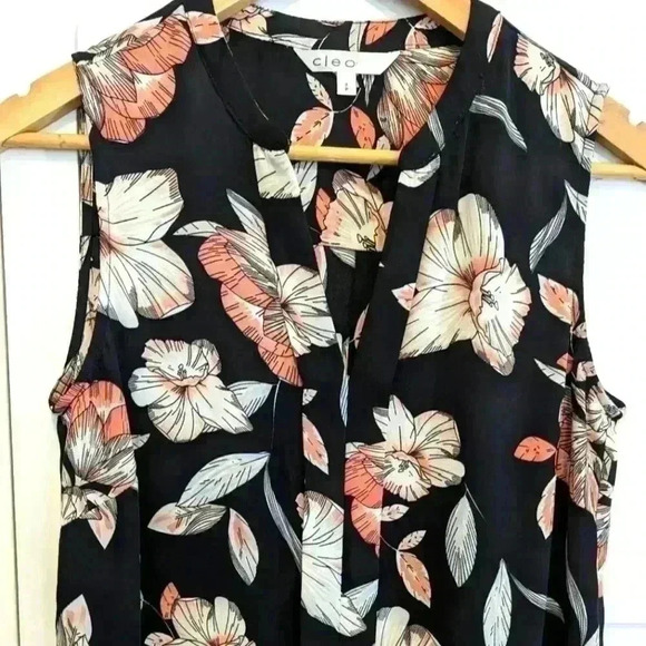 Cleo Sleeveless Floral Top - Picture 3 of 3